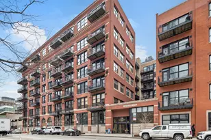 226 N Clinton St, Chicago, IL 60661 - Photo 1