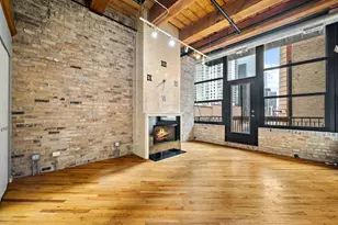 226 N Clinton St, Chicago, IL 60661 - Photo 3