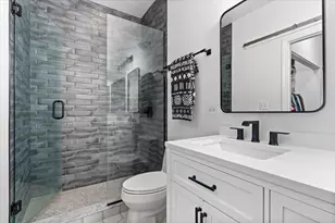 1245 N Orleans St, Chicago, IL 60610 - Photo 17
