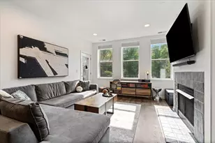 1245 N Orleans St, Chicago, IL 60610 - Photo 5