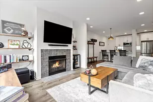1245 N Orleans St, Chicago, IL 60610 - Photo 3