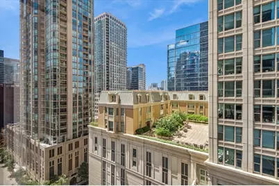 30 E Huron Street #1307, Chicago, IL 60611 - Photo 21