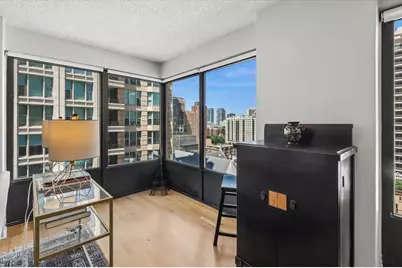 30 E Huron Street #1307, Chicago, IL 60611 - Photo 5