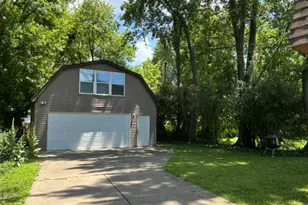 103 N Greenfield Ave, Crystal Lake, IL 60014 - Photo 3