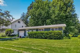 2 S Hannah Ave, Mount Morris, IL 61054 - Photo 3