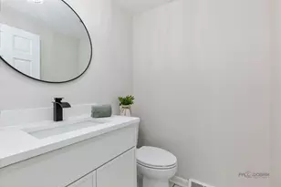 2315 Castilian Cir, Northbrook, IL 60062 - Photo 13