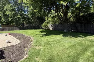 575 Capital Ln, Gurnee, IL 60031 - Photo 29