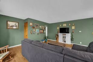 902 E Vine St, Leroy, IL 61752 - Photo 7