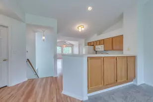 249 Sierra Pass Dr, Schaumburg, IL 60194 - Photo 5