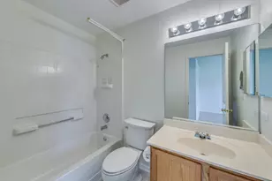 249 Sierra Pass Dr, Schaumburg, IL 60194 - Photo 15