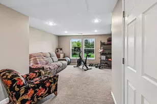 1922 Hemlock Dr, McHenry, IL 60050 - Photo 23