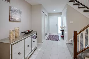 1252 Briarwood Ln, Libertyville, IL 60048 - Photo 3