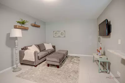 1252 Briarwood Lane, Libertyville, IL 60048 - Photo 13