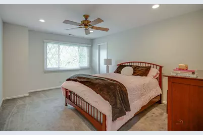1252 Briarwood Lane, Libertyville, IL 60048 - Photo 17