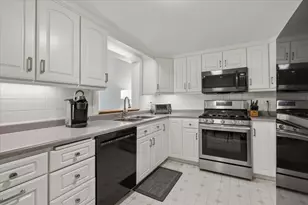 [Address not provided], Glenview, IL 60025 - Photo 11