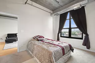 811 W 15th Pl, Chicago, IL 60608 - Photo 7