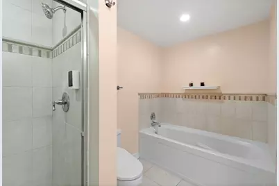 811 W 15th Place #502, Chicago, IL 60608 - Photo 13