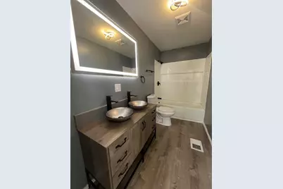 8015 S Avalon Avenue, Chicago, IL 60619 - Photo 9