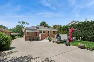 1901 Newton Ave, Park Ridge, IL 60068 - Photo 23