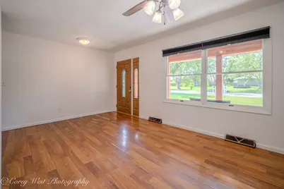 114 Ebbesen Drive, Dekalb, IL 60115 - Photo 7