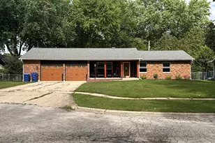 114 Ebbesen Dr, Dekalb, IL 60115 - Photo 1