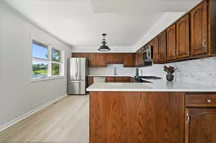 2720 N Bayview Ln, McHenry, IL 60051 - Photo 5