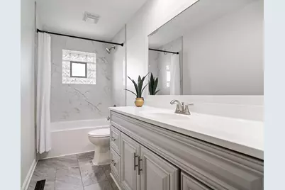 2720 N Bayview Lane, McHenry, IL 60051 - Photo 15