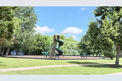 596 W Dalton Drive, Round Lake, IL 60073 - Photo 33