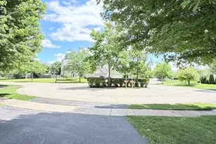 596 W Dalton Dr, Round Lake, IL 60073 - Photo 31