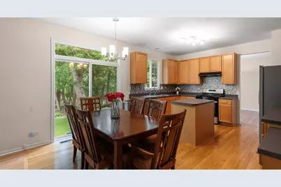 596 W Dalton Drive, Round Lake, IL 60073 - Photo 13