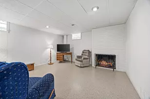 2474 College Rd, Downers Grove, IL 60516 - Photo 27