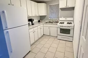 2406 Hermon Ave, Zion, IL 60099 - Photo 5