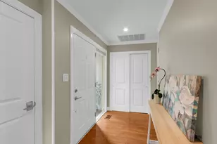 2218 Briar Hill Dr, Champaign, IL 61822 - Photo 5