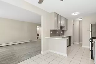 2642 N Windsor Dr, Arlington Heights, IL 60004 - Photo 9