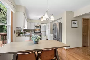 604 Shenandoah Trail, Elgin, IL 60123 - Photo 9