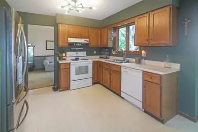 103 Buttercup Way, Bloomington, IL 61704 - Photo 3