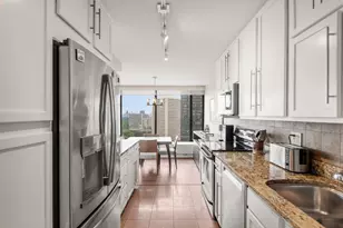5455 N Sheridan Rd, Chicago, IL 60640 - Photo 9