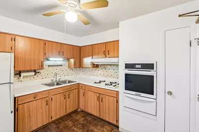8997 Kennedy Drive #2E, Des Plaines, IL 60016 - Photo 5
