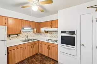 8997 Kennedy Dr, Des Plaines, IL 60016 - Photo 5