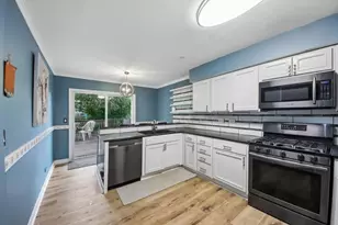 647 E Princeton Ct, Round Lake Beach, IL 60073 - Photo 9
