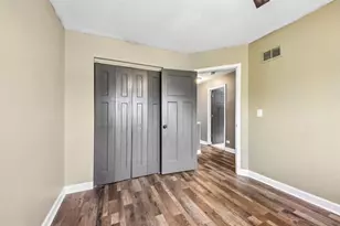 647 E Princeton Ct, Round Lake Beach, IL 60073 - Photo 25