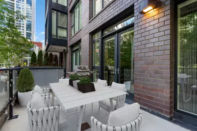 194 N Park Drive, Chicago, IL 60601 - Photo 5