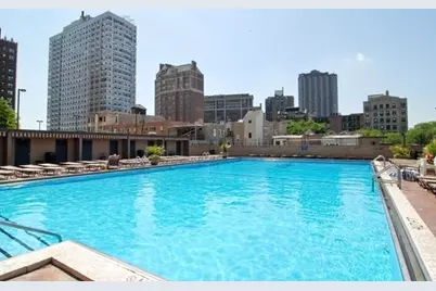 655 W Irving Park Road #4202, Chicago, IL 60613 - Photo 11