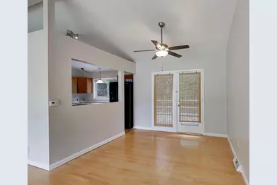 2401 E Thornwood Drive, Lindenhurst, IL 60046 - Photo 5
