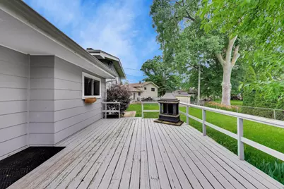 2401 E Thornwood Drive, Lindenhurst, IL 60046 - Photo 25