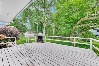 2401 E Thornwood Drive, Lindenhurst, IL 60046 - Photo 23