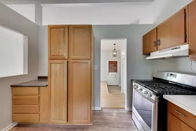 2401 E Thornwood Drive, Lindenhurst, IL 60046 - Photo 9