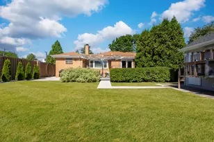 6819 N Keystone Ave, Lincolnwood, IL 60712 - Photo 23