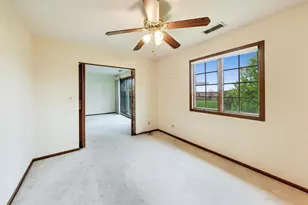 245 Windsor Ln, Willowbrook, IL 60527 - Photo 15