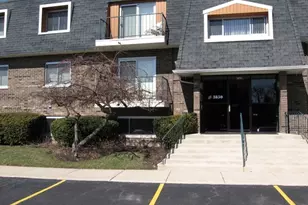 3850 S Parkway Dr, Northbrook, IL 60062 - Photo 1